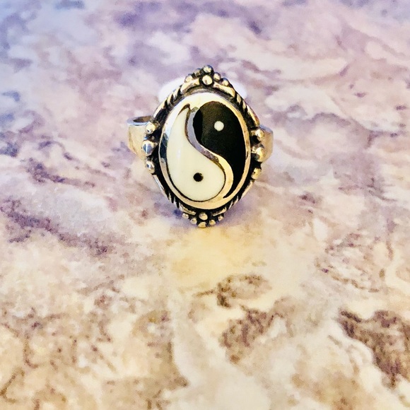 Vintage Jewelry - Sterling Silver Yin Yang Buddha Zen Ring 925